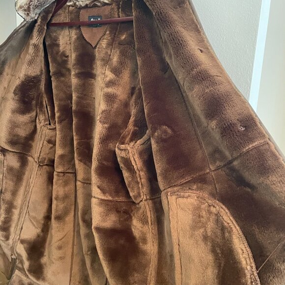 Fen-Nelli Studio Shearling Coat - Picture 7 of 8